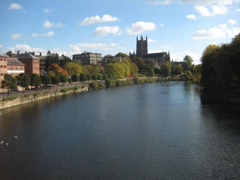Unrivalled Location - Five Star - Worcester Apartment Экстерьер фото